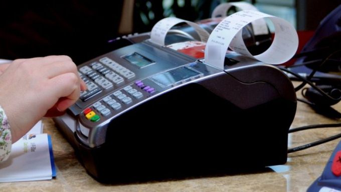 Masa kunder evazionit: Nis se shpejti shkembimi automatik i informacionit te llogarive